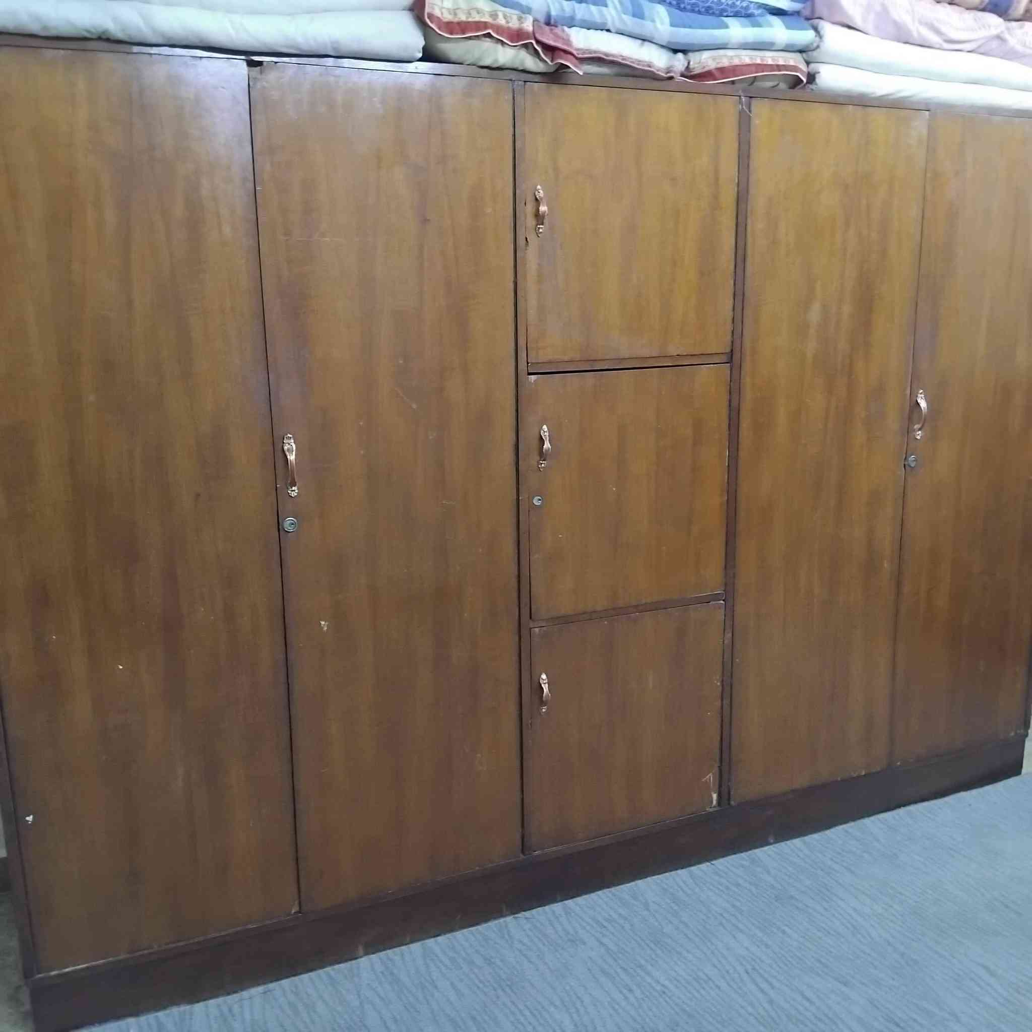 للبيع كنتور خمس أبواب السعر 150 الف المكان حي اور للاستفسار ***********
