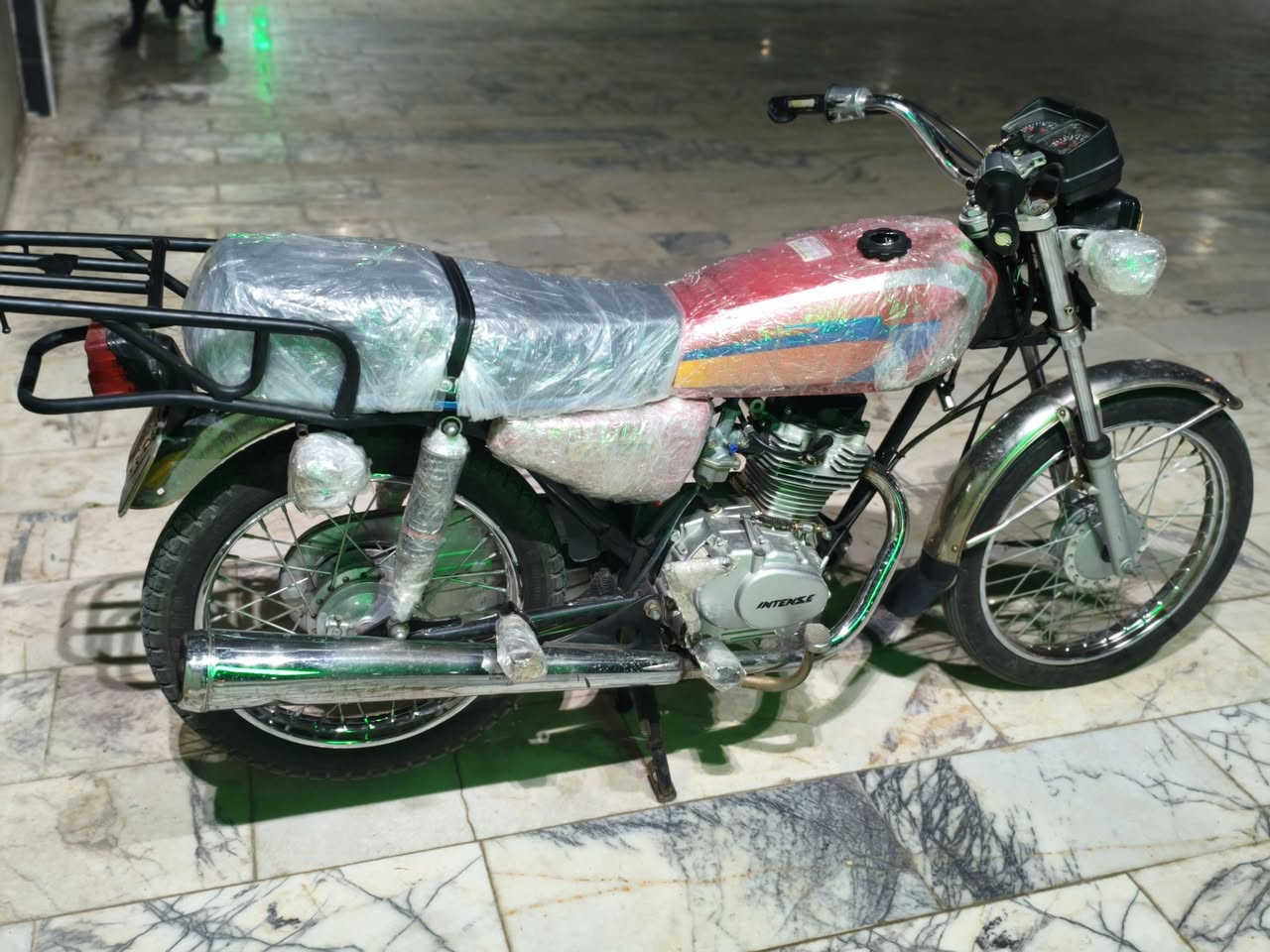 السلام عليكم شباب دراجه خير من الله دراجه تعمير 2025الشهر ال٩ كلك الدراجه ما مفتوح بيه برغي واحد سعر الدراجه 700 بي مجال رقمي *********** تصل وبيك خير وتدلل بيهه مجال
