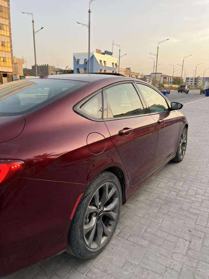 C200. 2016
السيارة فووول مواصفات محرك 6سلندر 3600 وكيرها ٩نمر 
١-بصرة دولي اللون كرزي
٢-محرك وكير مكفولات
٣-بانوراما
٤-شاشة كبيرة+شاشة اعطال
٥-شفتات ستيرن وتحكم جهتين
٦-كشنات كهرباء ٧وضعيات
٧-دخول ذكي
٨-سستم سماعات الباين
٩-منضومة زينون 
١٠-ويل رياضي ١٩
١١-تشغيل عن بعد
١٢-كشنات جلد ومخمل حضن حرف S 
١٣-كشنات تدفئة وستيرن تدفئة
١٤-تبريد خلفي  
١٥-هاند بريك بصمة+تلقائي مع parkالـ
١٦-اوامر صوتية
ماشية ١٢٦ الف كيلو فقط
السيارة باسمي تحويل مباشر سنويتها لنهاية الـ٢٨وهزتها جديدة
سعرها 125 وبيها مجال قليل 
للاستفسار ***********
