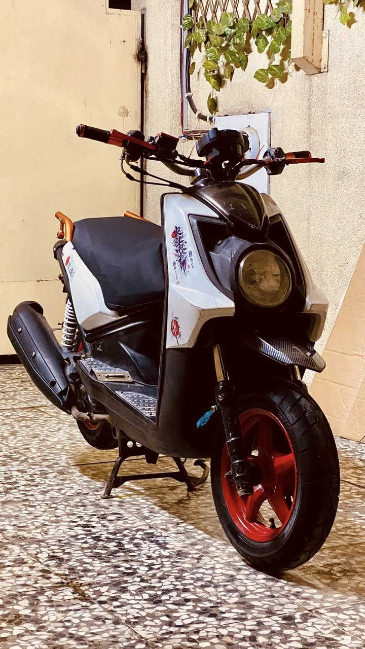 سلام عليكم
سكنس جبلي موديل 2012

كل نقص ما بيه مثل ما موضح بل صوره
كلشي بيه شغال +ابريكات بل مكان 
قفل جنطه
قفل جوزه
دبلات شغاله  طسه ناعمه 
تايرات جديده
دهن جديد
اشاير لايتات كله شغال 
كلجات RGS اجتي وياه بلادي 
عارضه 800 وبيه مجال حك الجيه 
متواجد كل وقت ***********مكاني بغداد البياع درويش
