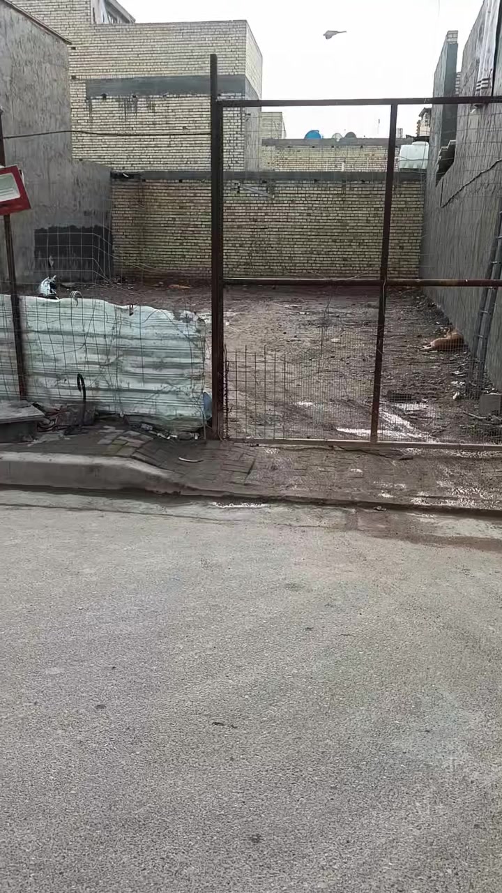 قطعه للبيع مكان حي الكوفه مجاور الملعب للاستفسار ***********
