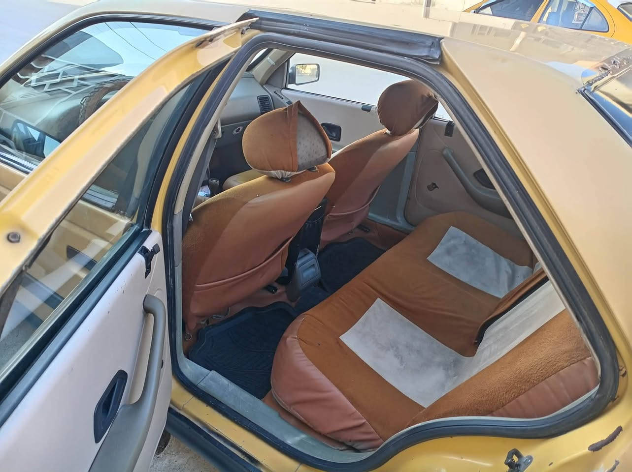 سەیارە بیجۆ
.سياره بيجو تراو س فقط وي سيار خصوص موديل 2010 بطاقه بنزين بشرط تحويل ***********
405 
مۆدێل 2010 
سەنەوی مەشروع وەتەنی تا 2027
بیتاقەی بەنزین هەیە  
فەقەت گۆڕینەوە. بە سەیارەی خصوصي
