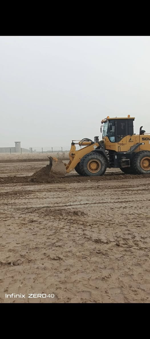 سلام عليكم  شفل يلجي للبيع يلجي حجم 46 مكينه نضيفه اربع تايرات جداد توه شادهن حداده جديده تبريد شقال. لمكينه تشتقل  بشريكه   سعر 3شدات لسفسار علا هاذ رقم ***********
