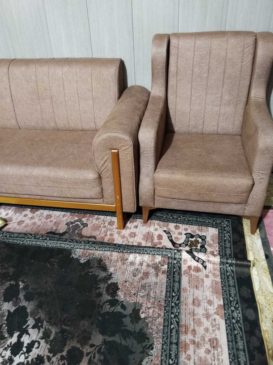 السلام عليكم تخم كامل للبيع مستخدم شهرين مابي اي ضرر السعر  400 الف
كوشات وطبلات بعدهن بجيس 
مكانة حي جهاد شارع جامع محمد رسول الله 
***********
