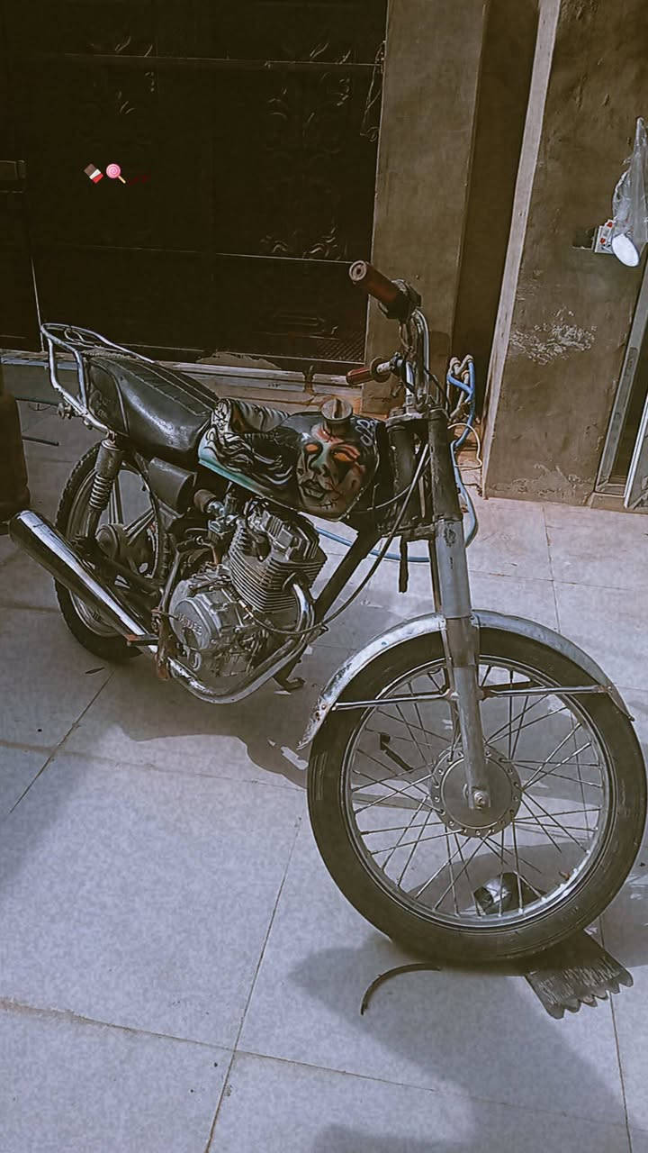 للبيع دراجه ايراني رياضيه نوع جني 5كير دراجه شغاله كامل مابيها اي عيب بشرط كلجات معدل حلوه فقط صوت فيلس مايثر ضفيرتها موجوده جووه تانكي اني ابيع رياضي علا وضعها او مراوس اب موبايل او دراجه سعرها 255 مجال بصيط شراي تفضل خاص او نتصل ***********
