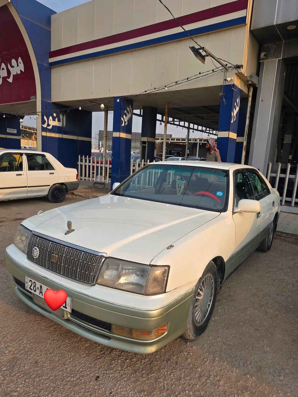 السلام عليكم 
راس الثور فلات للبيع موديل 98
رقم نجف انگليزي ب اسمي مداور ثاني يوم 
سنويتها ل 29 
سياره نظيفه وجاهزه من كلشي وبالحقيقه احلى من الصور 
مكفوله من ( اصوليات وصبغ العام والضربه القويه )
بيها فقط كفر جاملغ مبدل باليابان ،
محرك VVT 3000 فيشتين 
تبريد شغال 
كراسي كهرباء 
لايت زنون اصلي 
شاشه كبيره لمس 

السعر ، 95 وبيها مجال 
مكاني النجف 
للاستفسار الاتصال ع الرقم 
***********
