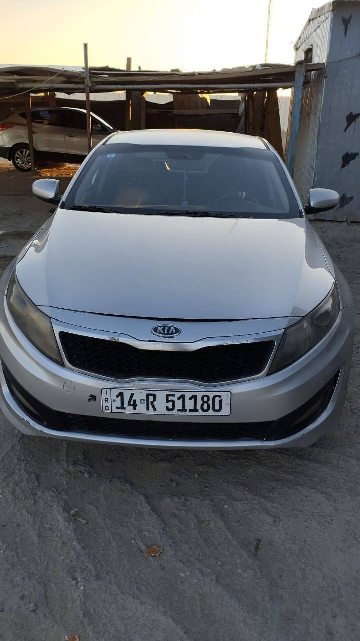 كيا اوبتما K5 موديل 2011
وارد كوري خطين.... محور خط واحد دووش 

لون سلفر 

#مكفولة من الضربة 

#مكفولة من التبديل.... للعلم الوارد الكوري ماينكفل من الصبغ. 

#تبريد قطعتين ممتاز 

#حدادية جديده قبل شهر مسويها مشط جديد

تخم تاير جديد 

#رقم بصرة باسمي... تحويل مباشر... رقم انكليزي 

#السعر 110$ والشراي يدلل 

اريد ابيع واليجي حياه الله 

#البصرة ابو الخصيب / كوت ثويني 

***********
السيارة تاخذها وتفحص وين مايعجبك
