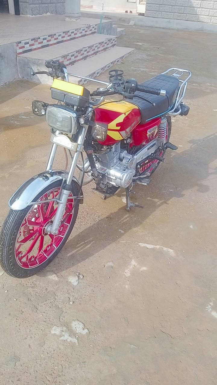 السلام عليكم موطور للبيع موديل2024 محرك شرط ما مطخوخ صبانه التصال ***********
