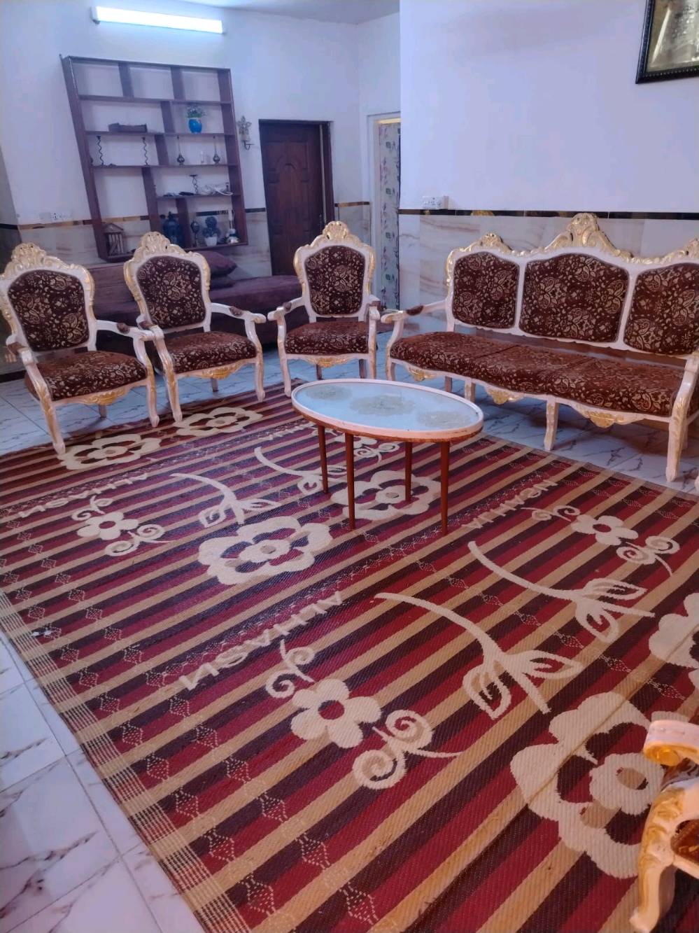 تخم ١٠ مقاعد للبيع السعر ٣٠٠ العنوان بغداد الغزالية