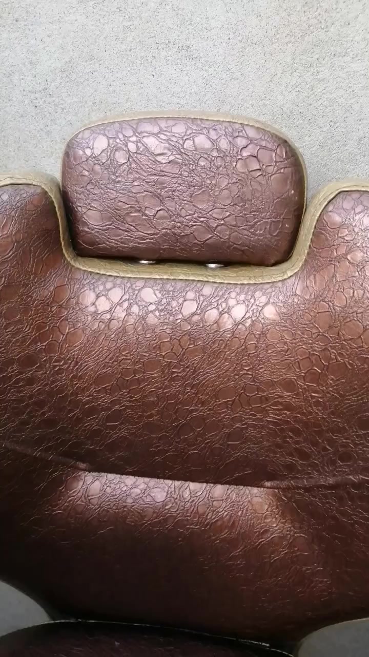 كراسي عدد 3 للبيع مع مرايات للبيع شراي دز مسج ع واتساب ***********
