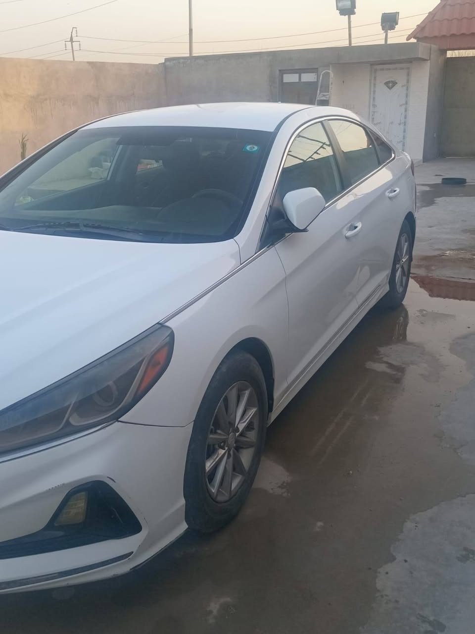 سلام عليكم سياره سوناتا
موديل 2019 لون ابيض صدفي
رقم بغداد انكليزي وبسمي تحويل ثاني يوم
السياره وارد اميركي تبريد جيد جدا خير من الله 
محرك جيتي ممتاز بدون تنقيص او بخار من التبديله الى التبديله 
تايرات تخم ياباني دلوب
ضرر السياره الجنطه الخلفيه 
السعر 135 ورقه وبيه مجال لاتصال 
على الرقم التالي ***********
