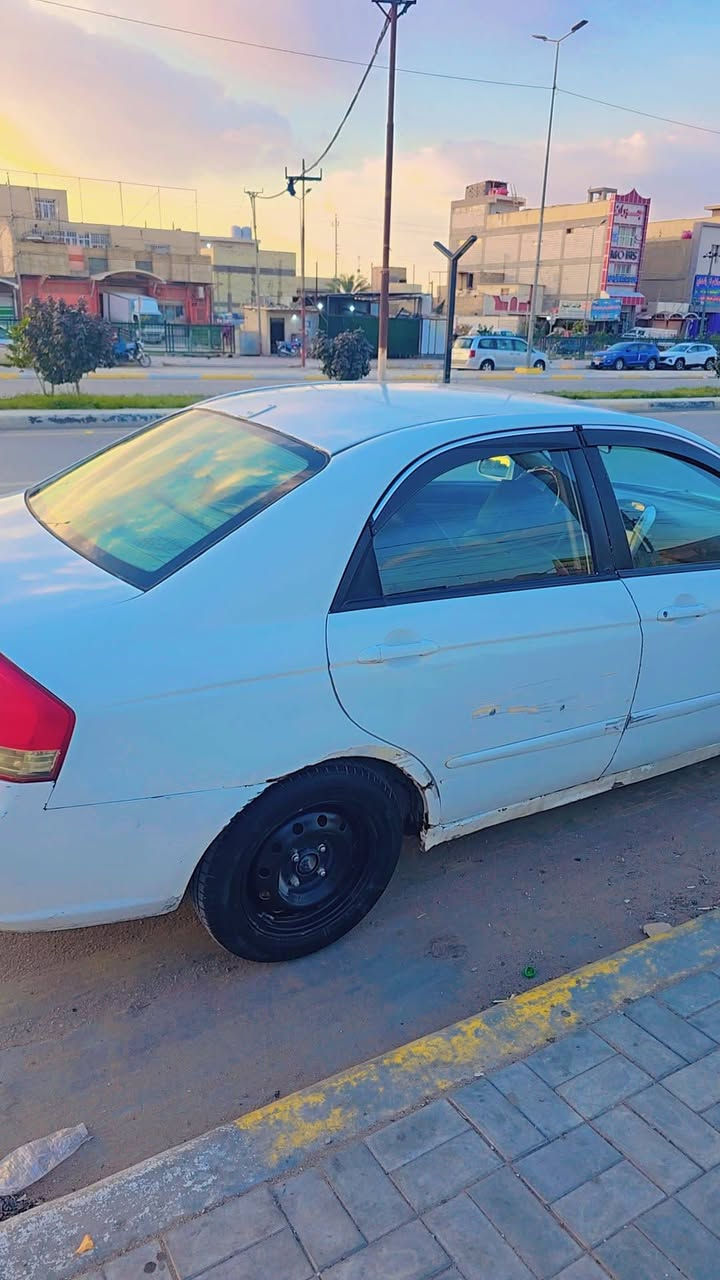 السلام عليكم سياره سبكترا سيراتو موديل 2009 مصبوغ عام جماليه مكانها كربلاء ومكينه  كير خير من الله السعر 73  وبيها مجال  متكلف بنشرها غير متواجد على الفيس  (***********)
