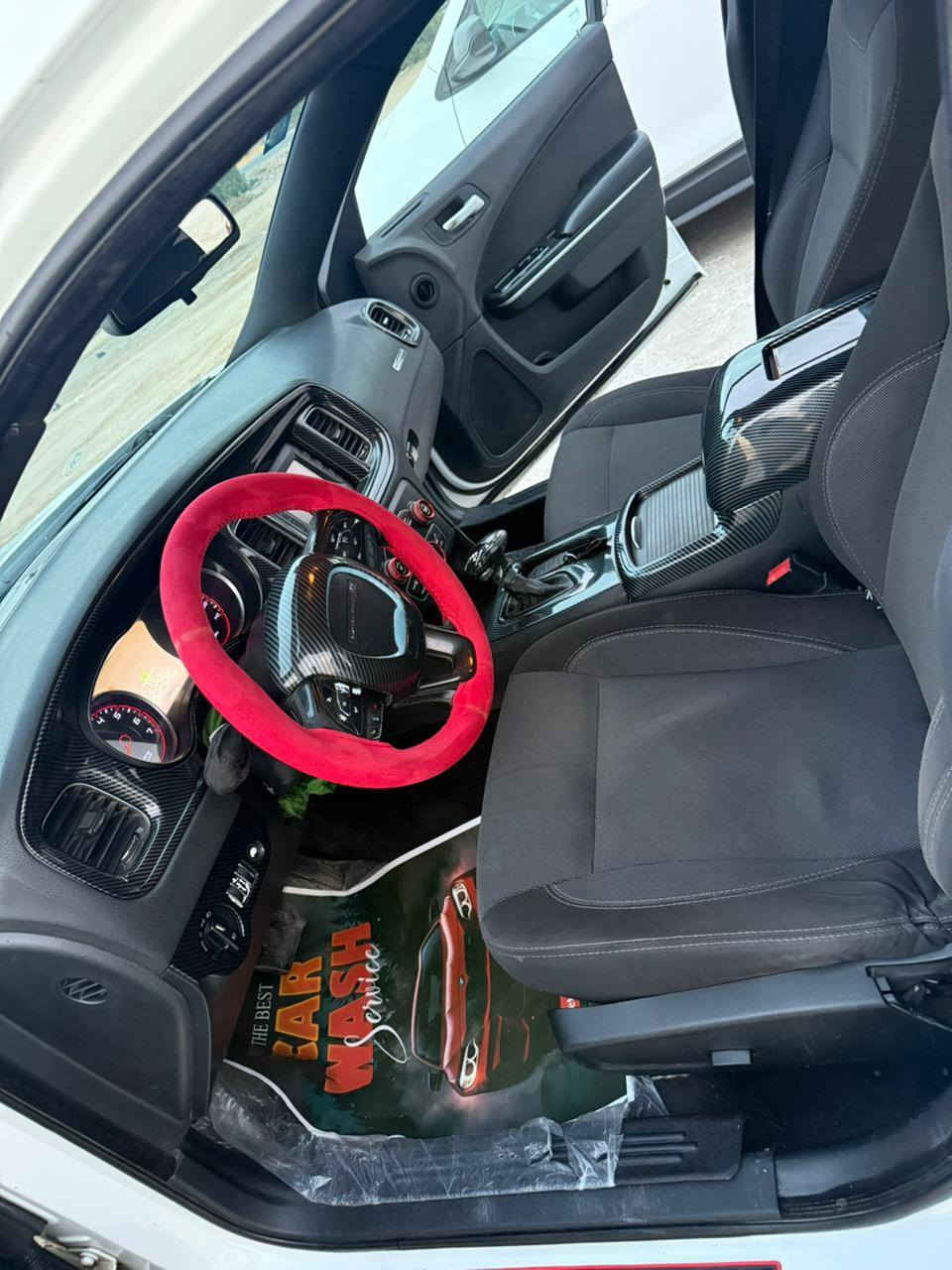 السلام عليكم
السعر 168 
جارجر مديل 2015 ماشيه 190k 
 راعيها بلبصره سنويه 28 راعيها يريد تحويل 
سياره جاهزه من كلشي مكينه وكيل واكسل وحداده اماميه هاذا سبوع شديتها 
دهن كير وفلتر جديد 
ادامه نوزلات بلكات راديتر كله جديد تبريد تدفئه 
غرفه جديده تغليف فايبر 
السياره نص فول تحكم وحساسات خلفيه كير موس 
سياره كفاله من ضربه ولتبديل بيها مكانين صبغ فقط وقليل من الرصعات شوف العين 
مكان السياره البصره الزبير البترو
***********
السياره داخله كفاله صور واردها بلمنشور
