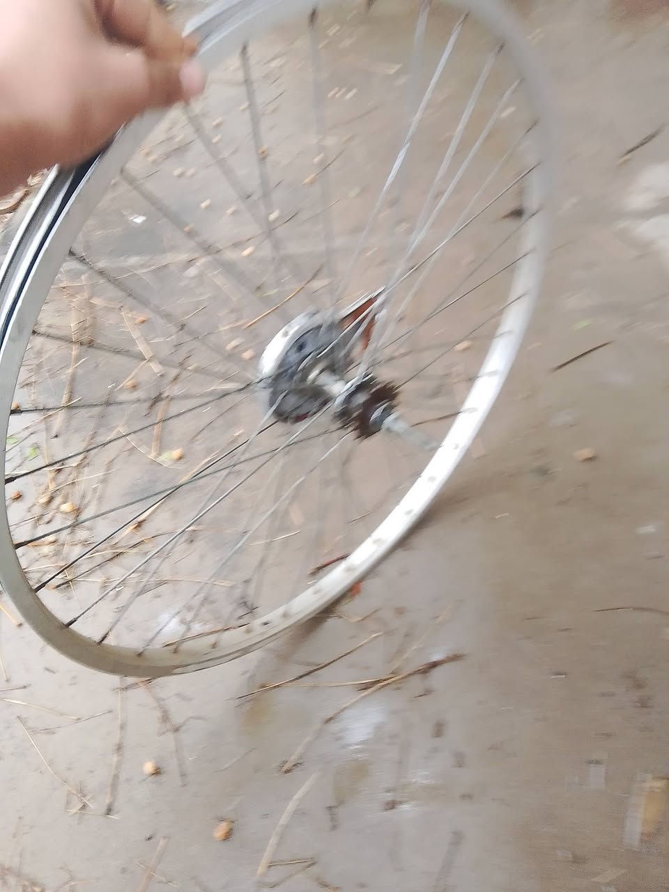 وياله للبيع حجم ٢٦ مختومات شرط مو تجاريات تجي تفحص بس موديل مابيهن والويل الخلفي جديد والويل الكدام استيل انضاف حيل بس يحتاج الهن تجريخ قليل السعر ٢٠ وبيهن مجال لطيبين


**إذا كنت صاحب هذا الإعلان وتريد حذفه لأي سبب، رجاءا أرسل رسالة إلى الدعم الفني**