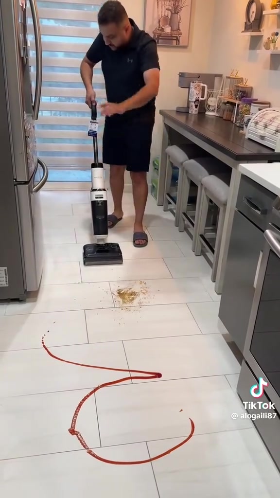 مكنسة تينيكو فلور وان إس 5 كومبو (Tineco Floor One S5 Combo) الذكية لتنظيف الأرضيات.تتميز هذه المكنسة بقدرتها على كنس ومسح الأرضيات في نفس الوقت.تعتبر جهازاً متعدد الاستخدامات يعمل على تنظيف الأوساخ الجافة والرطبة بكفاءة.تأتي مزودة بتقنية التنظيف الذاتي لسهولة الصيانة بعد الاستخدام: عجيبه تخلي الكاع تلمع لمع ،، وماكو اي اثر لاي حد ولا تخطيط بالكاع بعد المسح ، و سهله و خفيفه بالاستعمال
بالعافيه على تاخذها سعرها 250 الف


**إذا كنت صاحب هذا الإعلان وتريد حذفه لأي سبب، رجاءا أرسل رسالة إلى الدعم الفني**