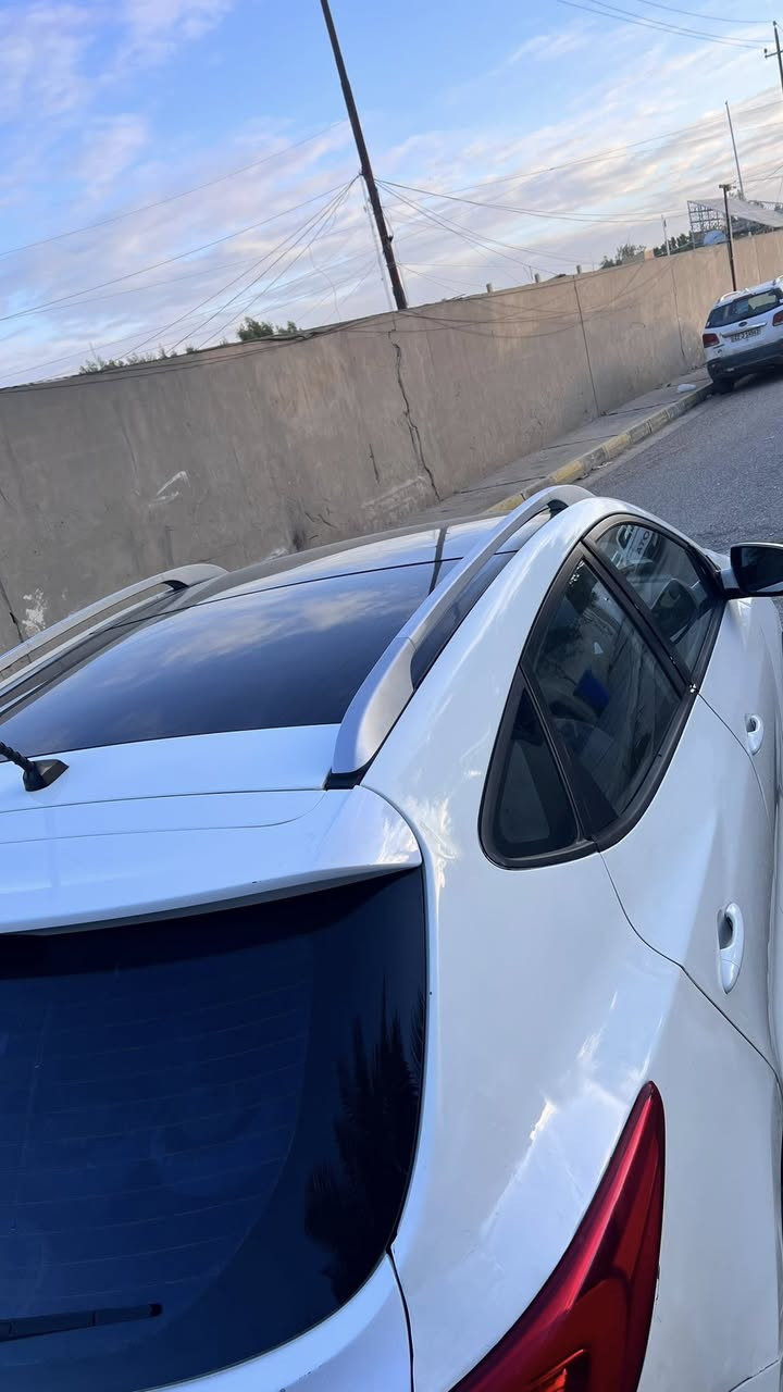 السلام عليكم للبيع توكسان 2011 خليجي رقم اربيل شرط التحويل بيها ضربه بجه السايق والجاملغات الخلفيه مصبوغه حزام 
السعر 100 
مكان بغداد سيديه 
***********
