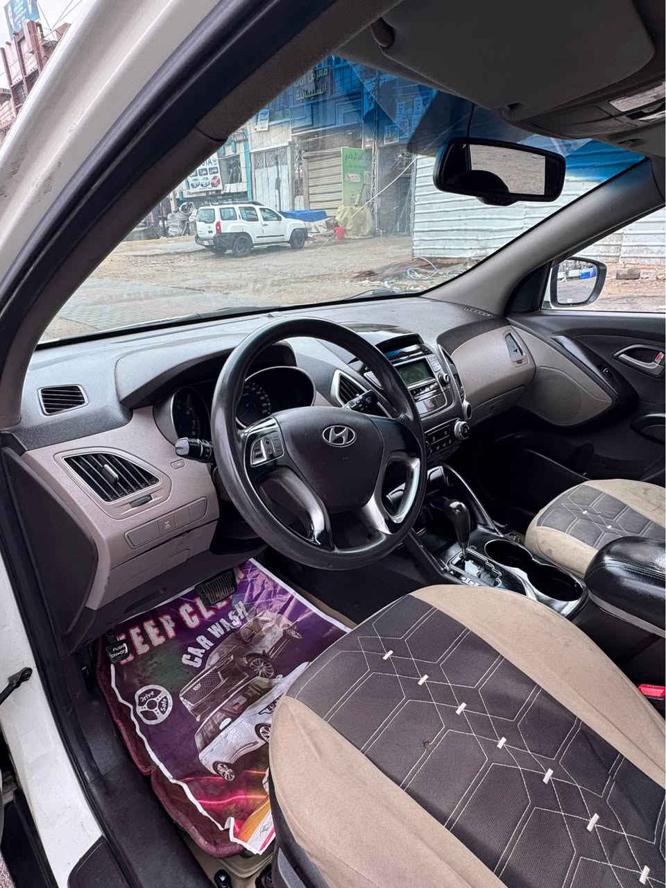 سلام عليكم توسان 2010 خليجيه
فول مواصفات مكينه 2000 دوش 
السياره بيهة رش وجاملغ وبنيد 
بدون دواخل 
مكينه جديده كيرهة نظيف 
السياره بنوراما اشاير بالمري تحكمات ستيرن  مري كهربائيه 
صدرهة نظيف
تبريد وتدفئه شغالات 
رقم انكليزي شمالي تحويل ثاني يوم 
السياره مابيهة نقوصات 
السعر (120) الشراي يتصل مكانهة بغداد
*********** بغداد, العراق
