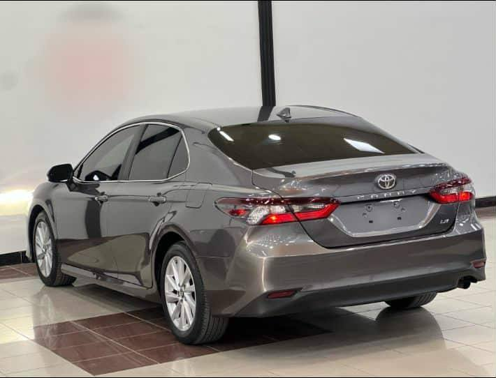 بسم الله الرحمن الرحيم
والصلاة على محمد واله وصحبة وسلم .
تيوتا كامري موديل ٢٠٢٣ وارد كندي مواصفات LE ماشية قليل ٣٠ ميل  السيارة به تبديل باب خلف السائق فقط مع شبر صبغ بدوسه والبقية مكفول من كل شي رقم سليمانية انكليزي رقم وهزا وسنوية مجدد لغاية ٢٠٣٠ وبه دفتر بنزين - كركوك 
مكان السيارة / كركوك - روناكي  شرط تحويل ووكالة 
رقم شاصي مرفق مع صور 

المواصفات LE معروفة كاميرا حساسات كار بلي تحكمات استيرن وكروس سرعة المقاعد كهربائية  مصابين زينون بلاد ٨ وسادة هوائية مستشعر ومستشعر وقوف رادار  مسند الذراع وسطي  خط شارع .
للتواصل / *********** +واتساب + فايبر + تلجرام
