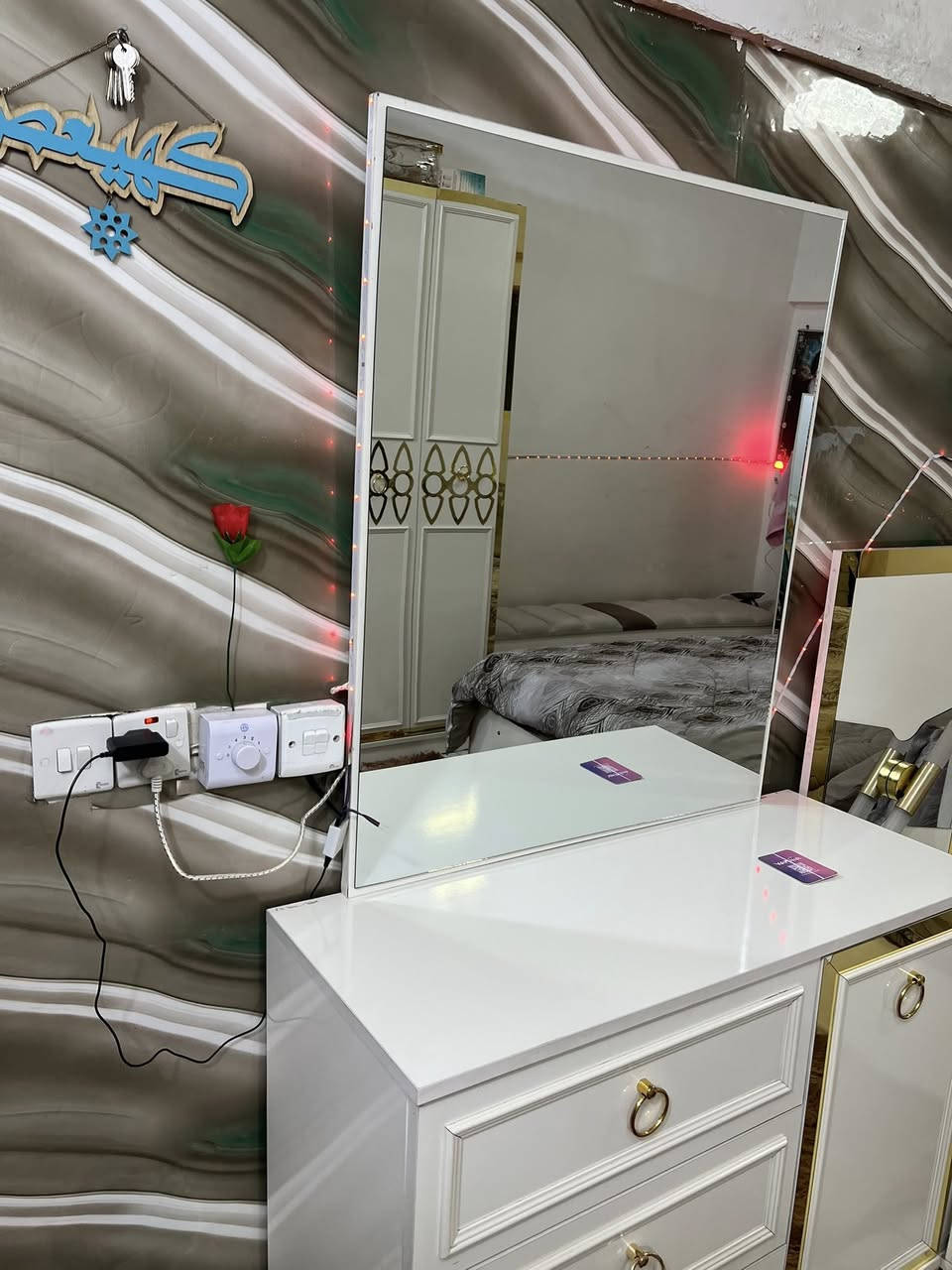 غرفة للبيع استعمال قليل السعر مليون و١٠٠ للاستفسار ***********
