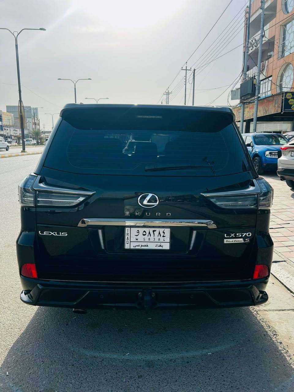 لكزز 2020 LX570.
كورو أصل.
على فئات  ماشية (80 الف) فقط (حقيقي).
كفالة عامة على حالة الشركه 
فول مواصفات معروفة مواصفاتهة.

رقم بغداد تحويل مباشر.
السعر (72,500) بيه مجال بصيط
للاستفسار اكثر الاتصال او مراسلة واتساب:-
*********** العنوان الفلوجه
