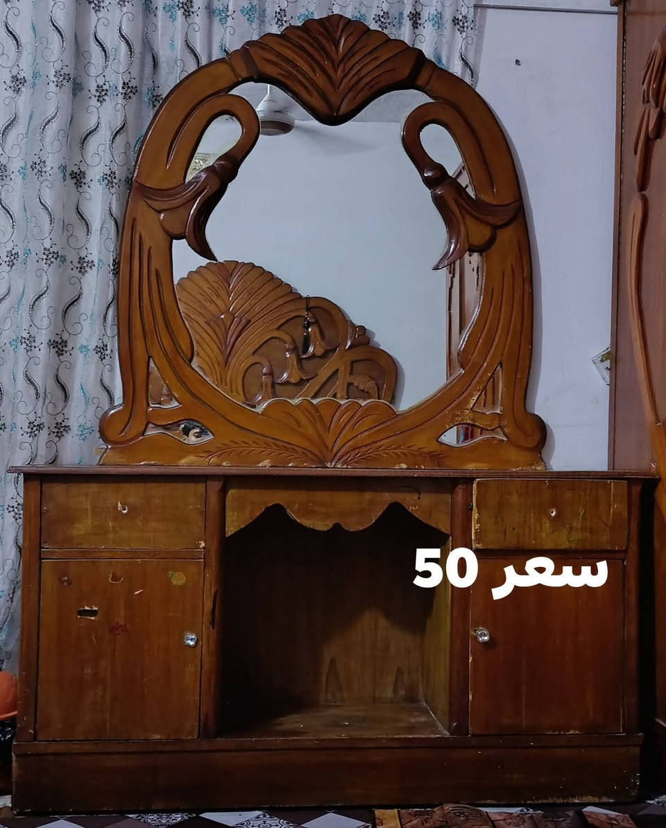 سلام عليكم غرفة اخشاب للبيع العنوان سوق الشيوخ حي الغدير الاسعار موضحه بالصور للاستفسار الرقم *********** واتساب او اتصال
