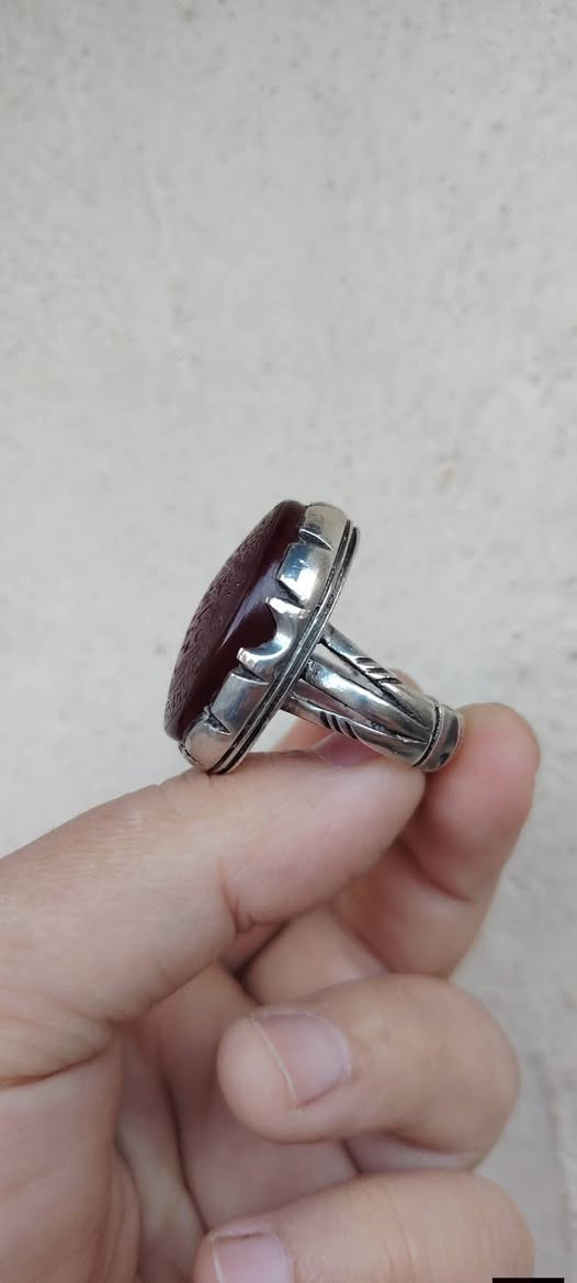 عقيق يماني كرز الكرز نخب اول صياغه يدويه ثقيله جدا جدا مخطوط حرز سيد علي القاضي
قطعه خشنه وثقيله بالعافيه إلي تصير من نصيبه
السعر خاص


**إذا كنت صاحب هذا الإعلان وتريد حذفه لأي سبب، رجاءا أرسل رسالة إلى الدعم الفني**