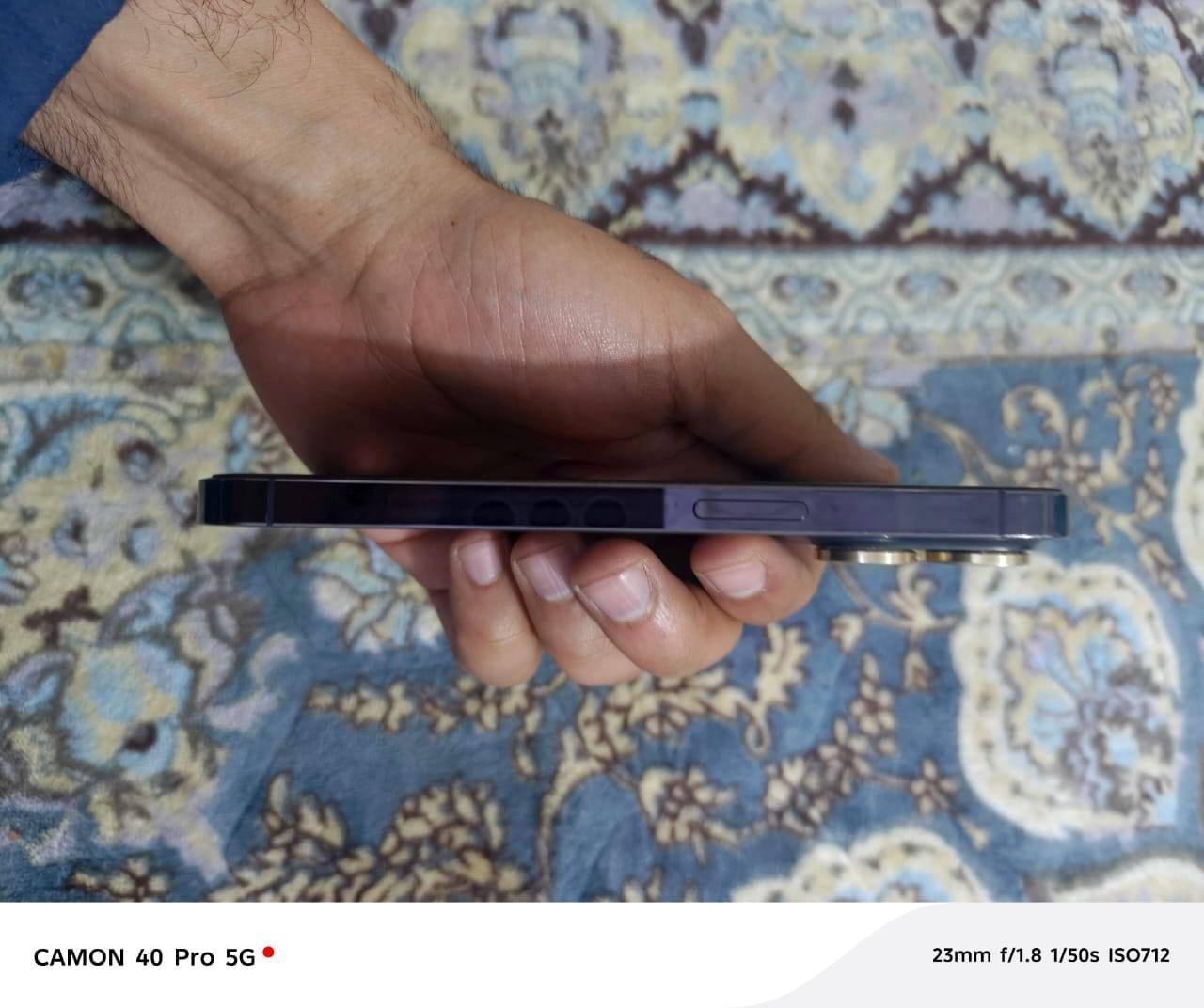 السلام عليكم
14 برو 

ذاكره 256

بطاريه 91 

جهاز وتر بروڤ شخط مابيه 

وياا الباكيت 

نضافه100/100

السـ؏ـر 850 الف 

العنوان الرمادي الحوز 

تواصل "***********
