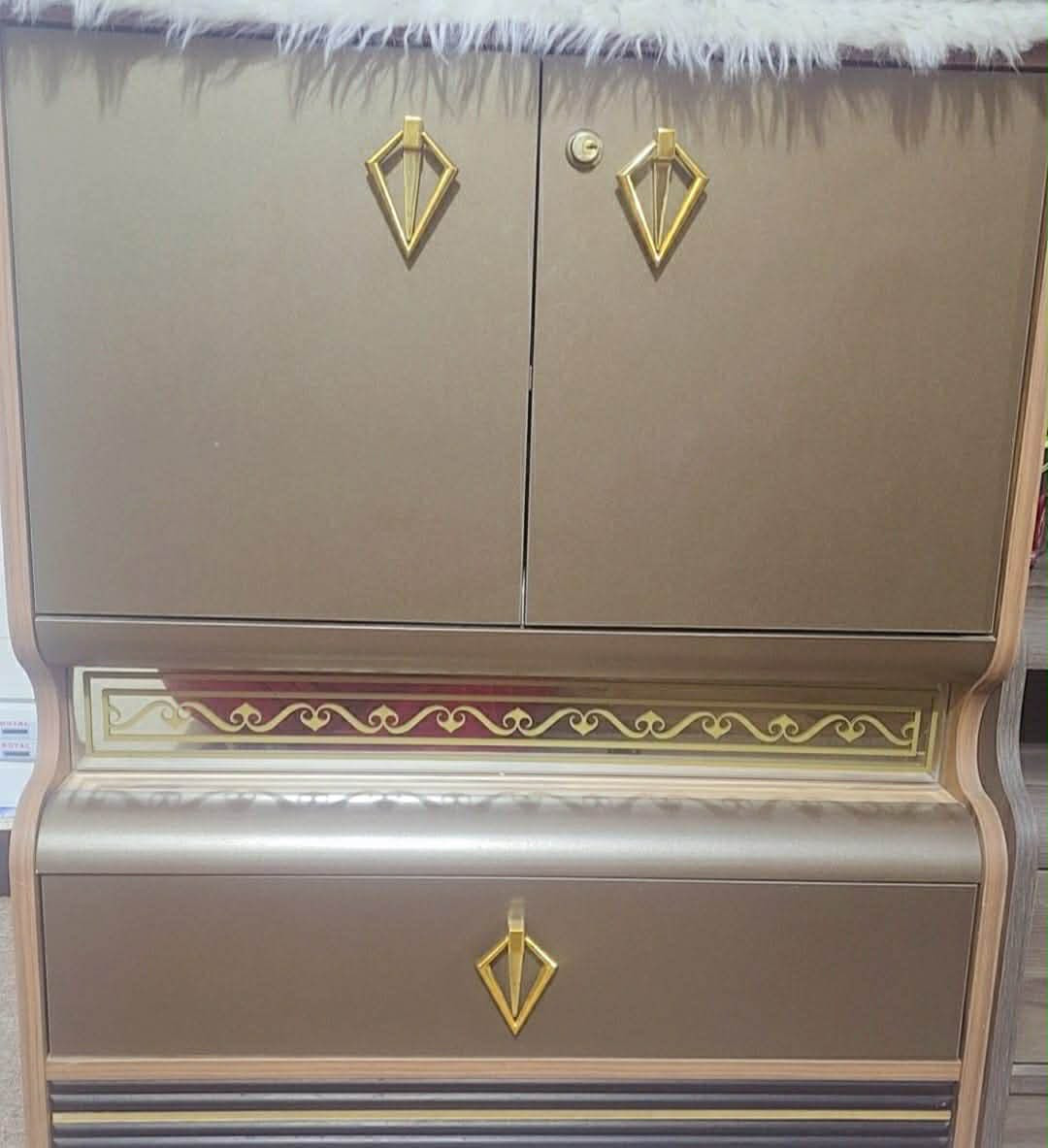 غرفه للبيع استخدام قليل جدا 
ماخذتهه ب3ونص 
واريده بمليون ونص 
جديده كلش


**إذا كنت صاحب هذا الإعلان وتريد حذفه لأي سبب، رجاءا أرسل رسالة إلى الدعم الفني**