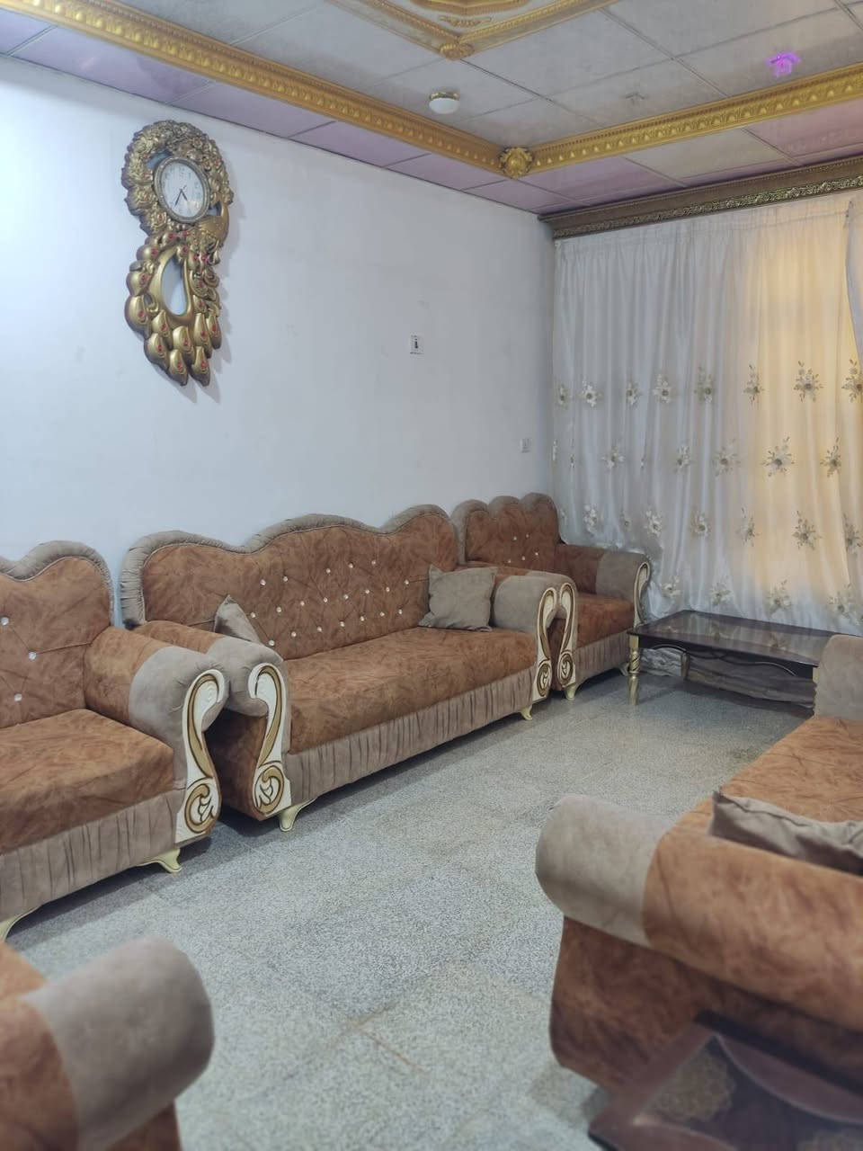 ياالله مكتب الجبوري للعقار بلخدمه ***********
دااار للللبيع مساحه 100متر حي ميسان قطاع76الشريط شارع 10خلف شارع العام طابقين 3غرف نوم 2صاله استقبال صحيات عدد 3الغرف اسويت 
صب كونكريت درجه اولى سعر 150مليون مع المجال الاستفسار والاتصال وات ساب بلخدمه ***********
