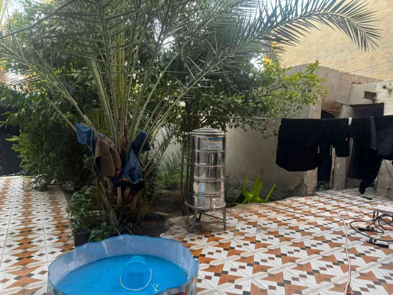 ياالله
السلام عليكم
يعلن مكتب الخبير للعقارات

وجود دار زراعي للبيع مساحه 200م
الموقع //حي المرتضى يبعد عن الشارع العام 100م

مكوناته //استقبال ومطبخ وصاله وغرفه نوم ومجمع صحيات داخليه وخارجيه وحديقه وكراج سياره

السعرررر //83مليون وبي مجال
للاستفسار مراجعة المكتب مقابل مركز الشباب الدوب
للاستفسار الاتصال ***********
