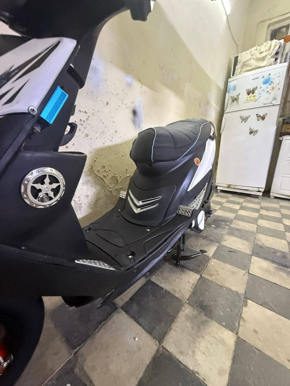 سلام عليكم للبيع ماكس عدل بوشه مالتها 55 دراجه حيل نضيف مكينا اي عيب ما بي تايرات جديد و كهربائياتها كلها شغال شرط سلف واحد رقم موبايل ***********
