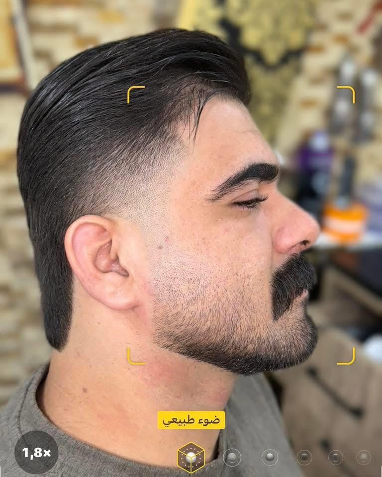 الكوافير مروان الصالون داخل بسمايه مجمع الترفيهي عرض الحلاقه  / حلاقه كامله شعر ولحيه وخيط وشمع وتنضيف  بشره /معجبتك الحلاقه لتدفع حساب للتصال ***********

