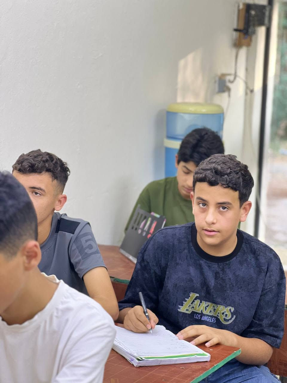📸 جانب من الاختبارات لطلبة دورة الأساسيات وطلبة الدور الثاني.
لا يقتصر التعليم على شرح الدروس فقط، بل نتابع مستوى كل طالب من خلال اختبارات دورية؛ لضمان فهم المادة والاستعداد بأفضل صورة للامتحانات.

📈 متابعة مستمرة.
📝 اختبارات منتظمة.
🎯 خطة واضحة للوصول إلى أعلى النتائج.

إذا كنت تبحث عن بيئة تعليمية جادة تهتم بمستوى الطالب وتطوره، فأهلاً وسهلاً بك معنا.
📢 كما نعلن استمرار التسجيل لطلبة الدور الثاني للراغبين بالالتحاق بالدورات المكثفة والاستعداد للامتحانات القادمة.
للتواصل 
*********** 
الأستاذ إبراهيم أحمد
