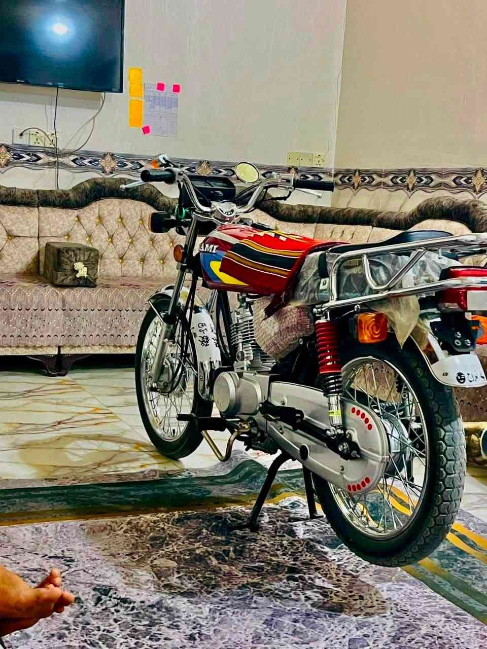 سلام عليكم نامه امتياز 3 احرف غراض شلامجه  دراجه نضافه فول نضيفه بمعنى الكلمه مكفوله من كل شي وما نقصها كل شي سعرها 725 وبيها مجال بسيط ***********
