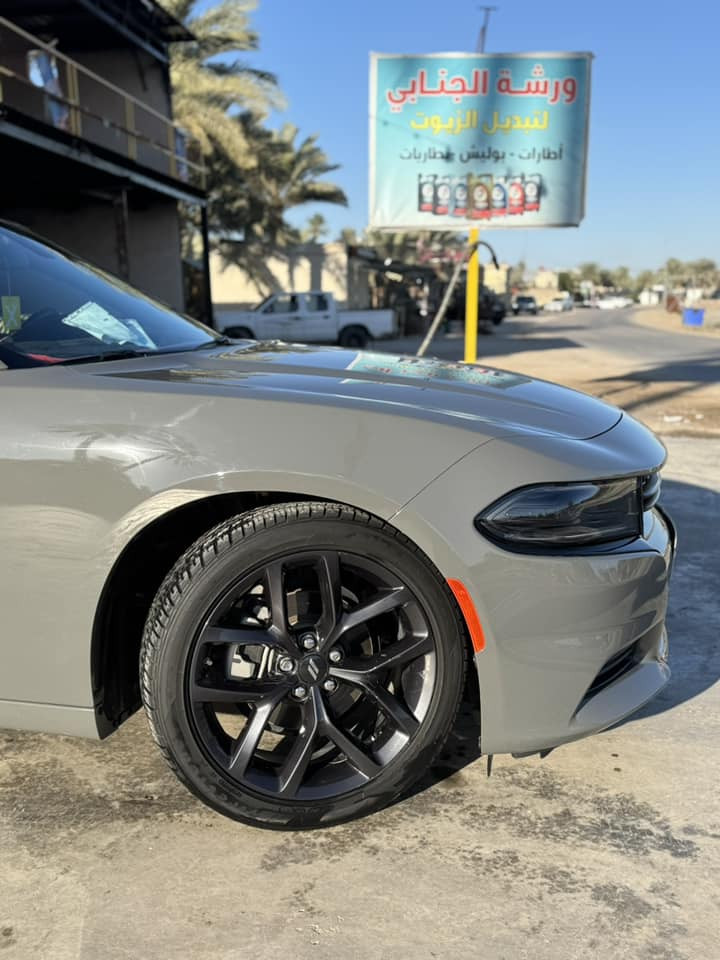 السلام عليكم اخوتي
الي يدور نضيف ومكفول من كلشي 
للبيع دوج جارجر 2023 النداء الاخير لون سمنتي

السياره كفالة عامه من الصبغ وال بارد والتبديل
بدون ايرباك بدون حادث الدعاميه خلفيه واكعه ونفسه مرجعيه 
رقم الشاصي بلمنشور كير مكينة كفالة
ماشيه 24 الاف فقط
رقم اربيل تحويل مباشر 
محرك 3600 تو ويل 
السياره وضع الشركه ونضيفة بمعنى الكلمه 
 مانقصه كلشي  وعليه بوليش جديد وطبقه نانو سيراميك 
مواصفات SXT 
شاشه جبيره كاربلي 
كشن كهرباء 
كشنات حضن
حساسات خلفيه  
زنون بلادي 
ويل حجم 20 
تشغيل عن بعد وبقية المواصفات معروفه 
سعره. (   288   )ورقه وبيه مجال بصيط
مكان السياره كربلاء ***********
