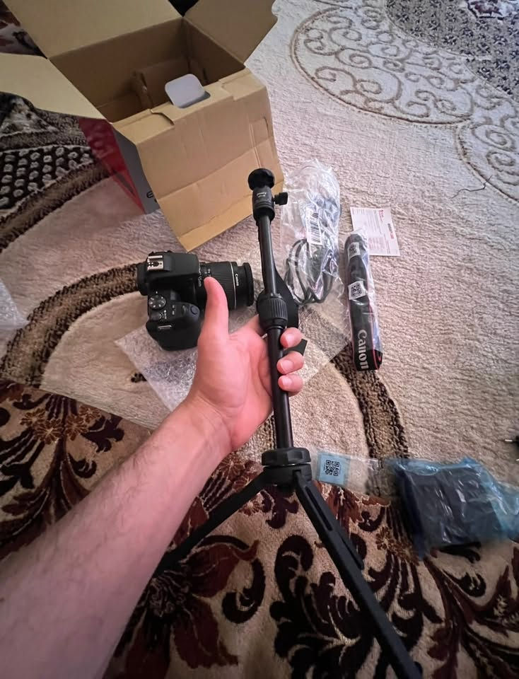 سلام عليكم 
كامير كانون 250D

ملحقات عدسه الشركة 

بطارية احطياط اصليه شركة سعرها 30 
ستاند اصلي سعرو 37 

جديدة بالكارتون مستخدمة شي بسيط  موضحا بالصور والفديو 

سعر 600 

تواصل واتس آب ***********
