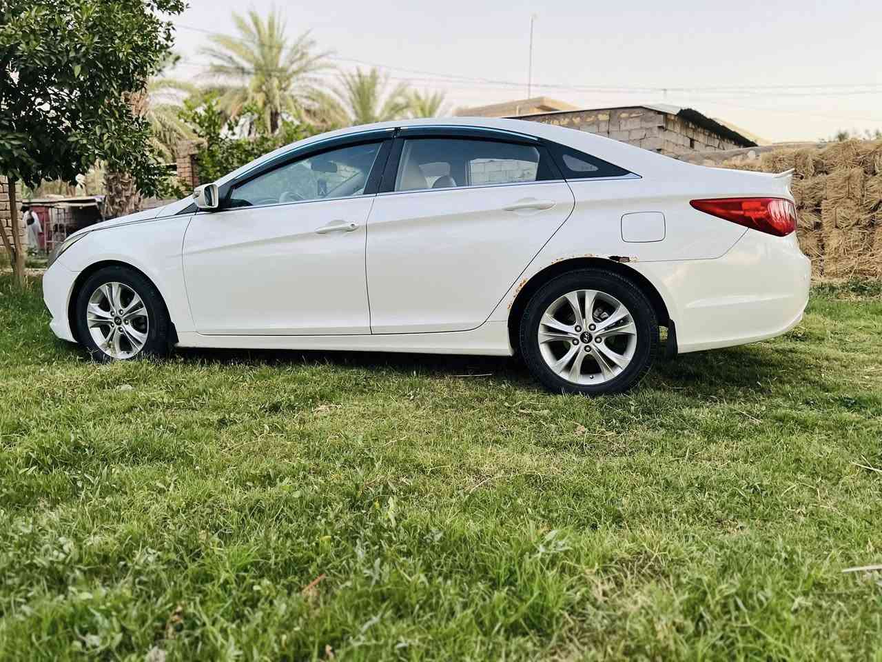 السلام عليكم سياره سوناته للبيع موديل ٢٠١١ كفاله عامه بس بيها بدايت اخيس بل جاملغات الوره مثل ما موضح بل صوره ويمت ما تريد اداورلك السعر ١٣٠ ورقه وبيها مجال سنويتها لل٢٧ عل سونار *********** اتصال المكان بابل حمزه الغربي
