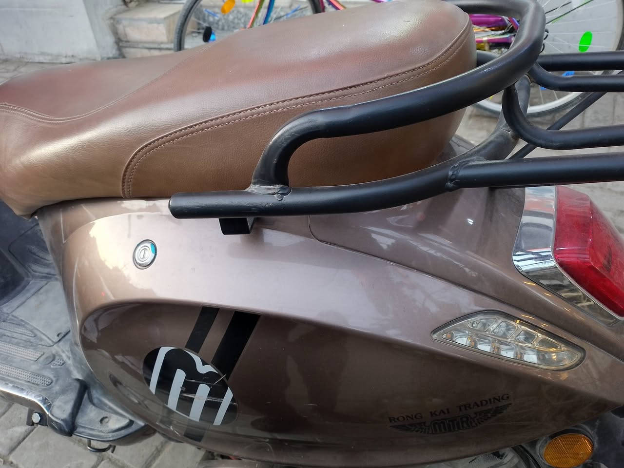 عندي هاي للبيع موديل 25 بطاريات حجم كبير 6 مكان بغداد الكريعات هاذا رقمي ***********
