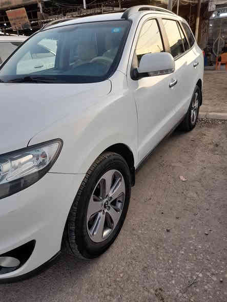 اللهم صل على محمد وال محمد
للبيع سنتافيه خليجيه شركه العامه 2012 
جاهزه سياره كير مكينه حدايده سنويه جديده
هزه جديد محرك 6 مشروع وطني بأسمنه سونار 
مرافق مع صور سعر 135 الاستفسار نتصل على
رقم ***********
