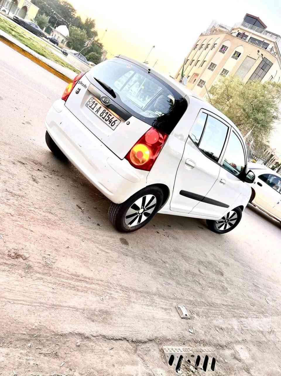 كيا بيكانتو 2009 للبيع
كشرها مكفول عدى طخه بالدوسه

سياره نظيفة استعمال مال بيت 

و سونار جديد موجود 

المحرك: 4 سلندر

ناقل الحركة: يدوي 5 سرعات

 نظام الدفع: أمامي (FWD)

استهلاك الوقود: اقتصادي جداً تقريباً 18–20 كم/لتر

 عدد الأبواب: 4 أبواب

 وسائد هوائية أمامية

تبريد ممتاز (مكيف قوي) و شغال

السعر ٦٠ ورقه

مكان السيارة بغداد الزعفرانيه و سياره باسمي

اتصل على 

***********

***********
