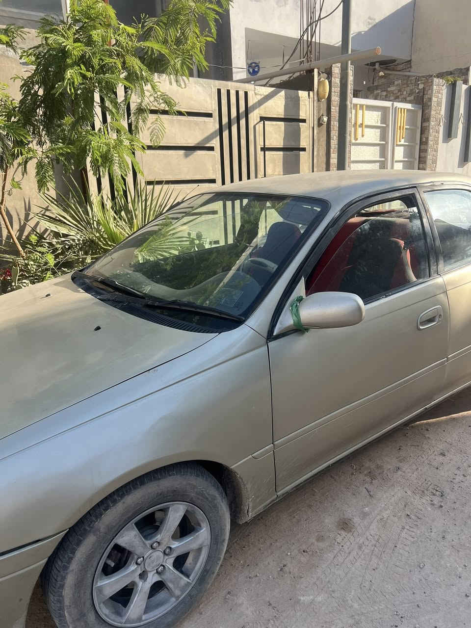 كارينا ياباني موديل ٩٢
كارينا ياباني رقم قادسية راعيها نجف 
كير اوتو سعرها ٣٥ وبيها شويه مجال 
تخم تايرات كير حدادية وسط كهربائيات كلها شغاله 
راعيها يريد مداور مكينة تبخر 
مكاني نجف حي النداء *********** 
مستعجل ع البيع ما متواجد ع الفيس
