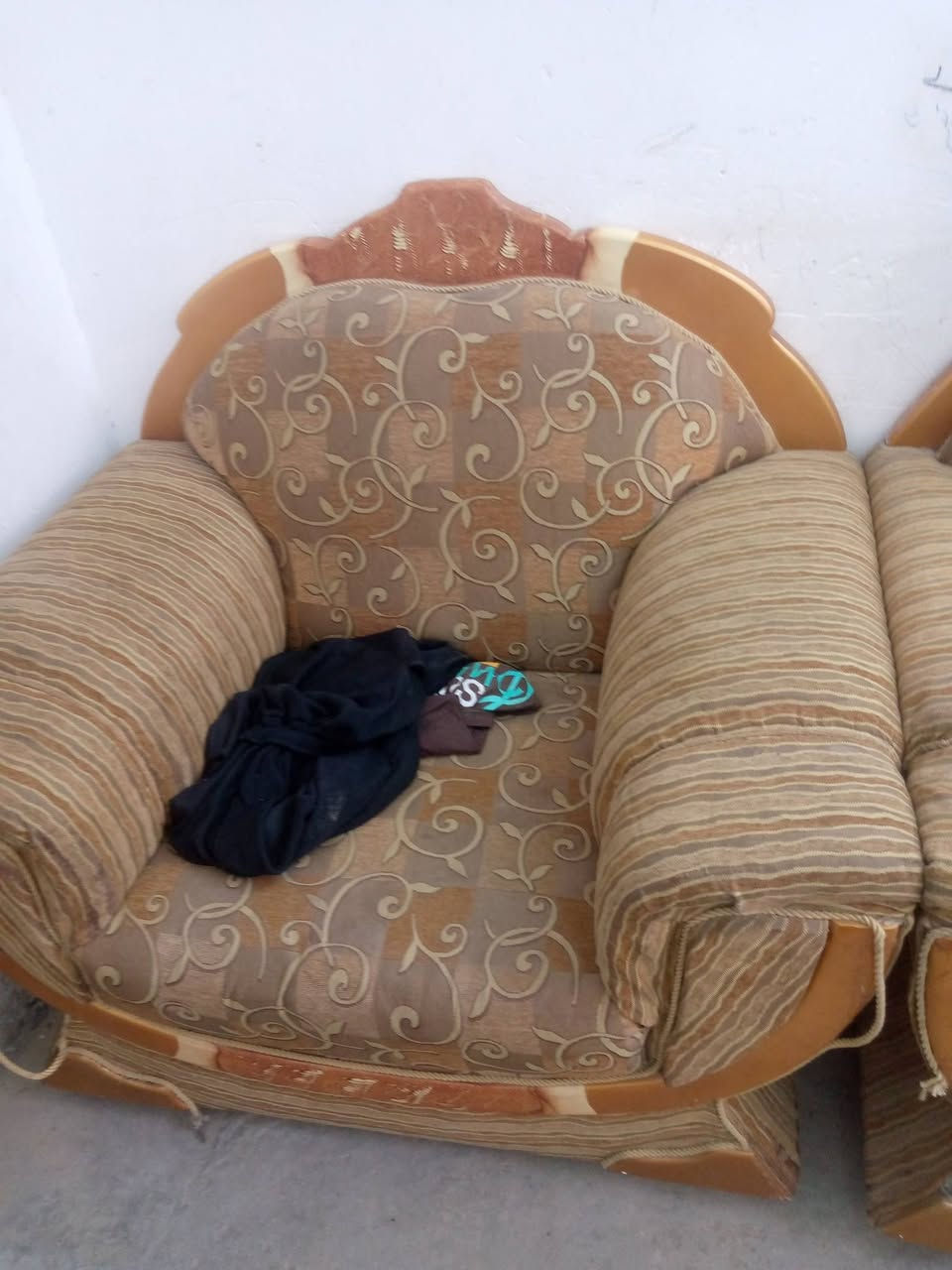 كاروك ابو جرار سعر ٥٠ بي مجال و تخم ٥ قطع ١٥٠ عنوان حله ورديه خارج هذا رقمي ***********
