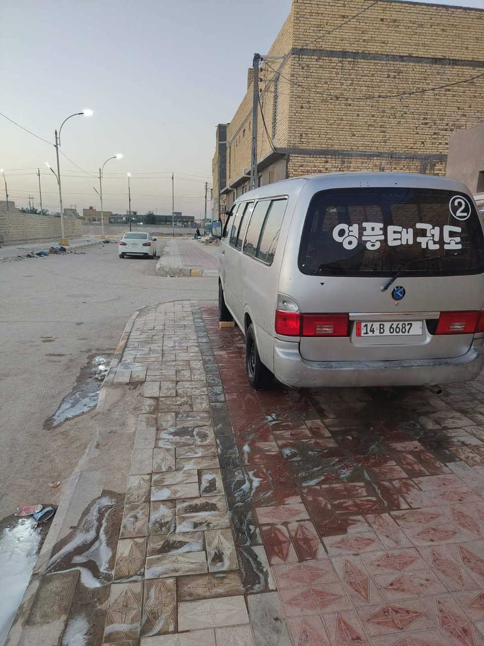 سلام عليكم شباب منغولي 2005 مكينه وكير بريجو رقمه بصره نكليزي اب اسمي مكان ناصريه مركز 
رقم الهاتف ***********
