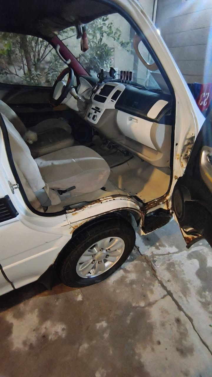 جنبي ناصي مؤديل 2014 رقم بصره ابيع موصليه كوم حديد مكينه كير جاهزه *********** العنوان البصره السعر ٤٥ وبيهه مجال
