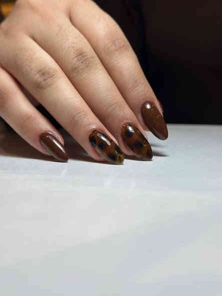 اكرلك 💅 ❤️
العنوان الخاجيه شارع 40 داخل السوق لعصري 🔥 حبايبي اسم مالتنه نونه اكرلك ماعدنه غير فرع
***********
