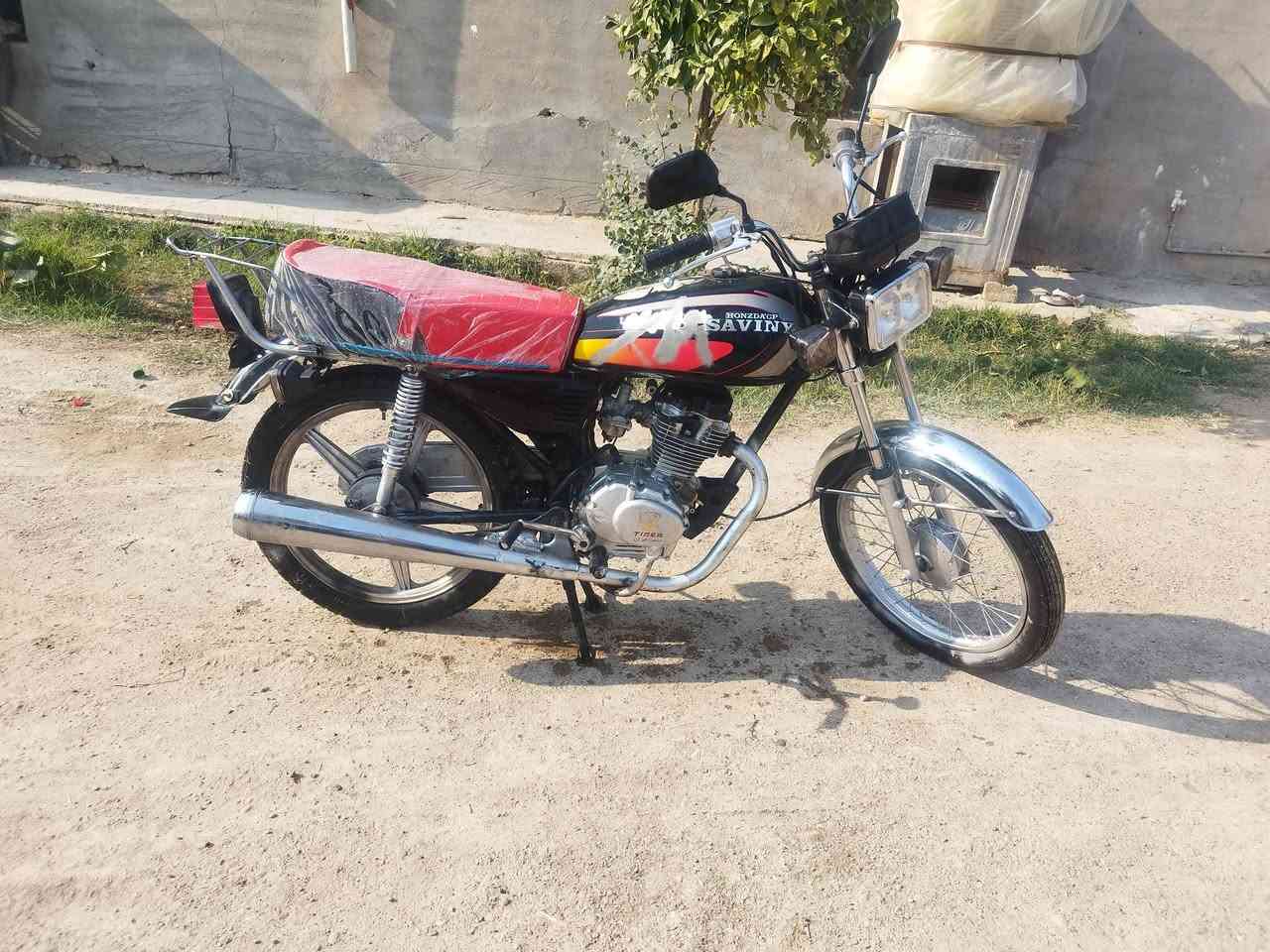 يالله سلام عليكم ماطور ايراني 4كير محرك فول كير فول عل فحص بيع او مروس شعندك نزل ايراني 5كير هيوشه الهاتف 0787 236 5695 السعر 400الف
