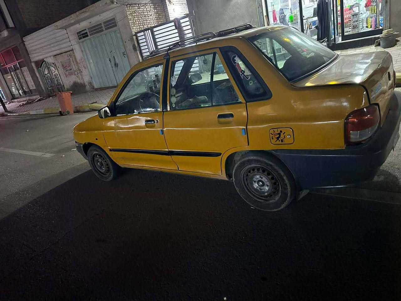 السلام عليكم سياره سايبه للبيع موديل 10 رقم بغداد مشروع وطني مكان السيارة واسط  السعر17ورقه وبيه مجال مصبوغة عام للجماليه بدون حادث حداديه كير اصوليات كفاله الشراي يتصل على الرقم ***********
