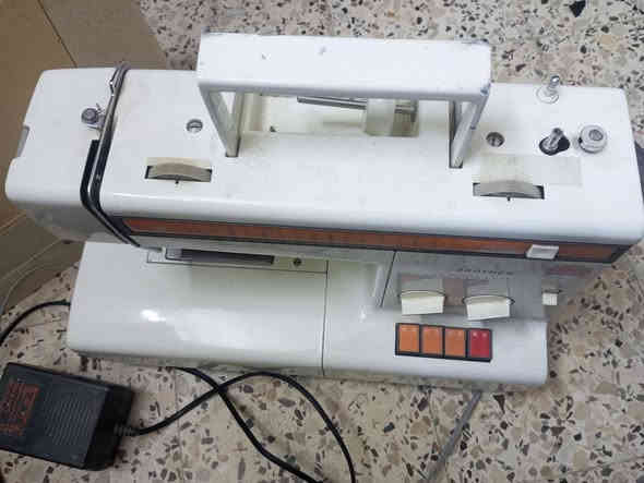 السلام عليكم
مكينة تطريز يابانيه 16 نوع خياط مع كامل ملحقاتها من كڤر حمايه و محوله لا تحتوي على اعطال
مكاني ذي قار الشطرة
رقمي ***********
