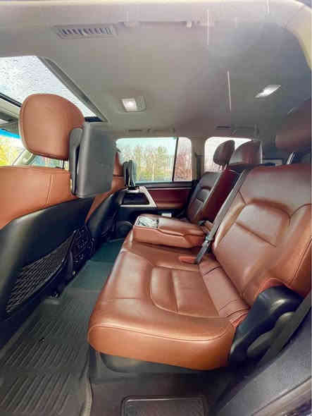 سلام عليكم 

تويوتا لاندكروزر VX.S موديل 2019
ماشاءالله بمعنى الكلمة جديد جدا 
ماشي 123 ألف كم
محرك V8 سعة 5.7 ليكزس
فول مواصفات 1/1 (مواصفات اللكزس)
كفالة مكفوله حتى الدعاميات بدون صبغ ماشاءالله 
كتاب تظليل مروري 80% ✅
المواصفات:
جكات (تصعد وتنزل)
5 كاميرات
تدفئة وتبريد كشنات
كشن سايق ميموري 3 وضعيات
شاحن لاسلكي
نظام ترحيب عند الاقتراب
دبل ماوس
شاشة تحكم لكزس
شاشات عدد 3
تشغيل عن بعد
كراسي كهرباء
زينون لايت
5 بصمة أبواب
سيستم صوت لكزس
ستيرن صاج
12 ايرباك
فور ويل
حساسات أمامي وخلفي
نظام ECO لتقليل الصرفية
ثلاجة
دعامية لدعامية بدون صبغ 
محرك گير كهربائيات ما مفتوح بشرط الفحص
فحص هزه رقم سنوي جديدة مدفوعة لغاية 2030
باسمي شرط التحويل الغرامات 
السيارة ما بيها أي مصرف جاهزة 
عنوان محافظة دهوك 
اخوان رجاء شراي اتصل
سعر 58.500$
للتواصل 
***********
*********** دهوك
