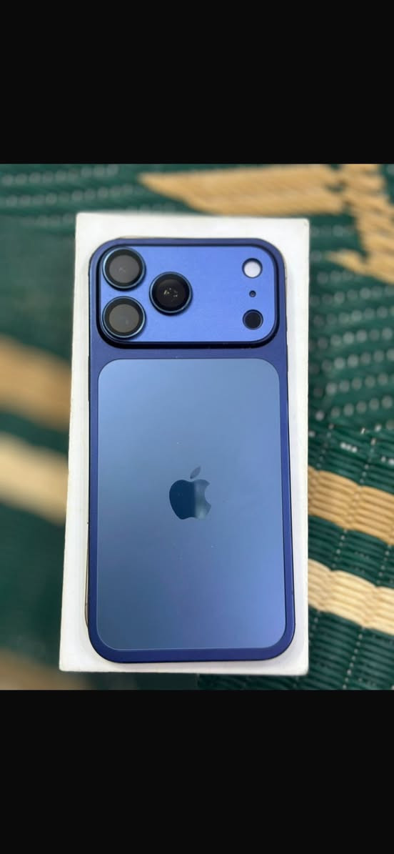 سلام عليكم آيفون 16برو ماكس شرق اوسط بطارية 100عدد دورات 120جهاز مكفول زلغ مابيه سعر مليون 550وبيه مجال***********  محور 17
